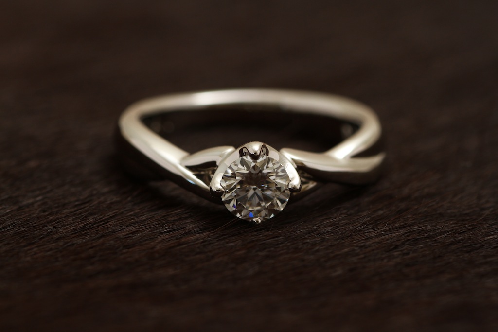 オーダー　婚約指輪　ダイヤモンド