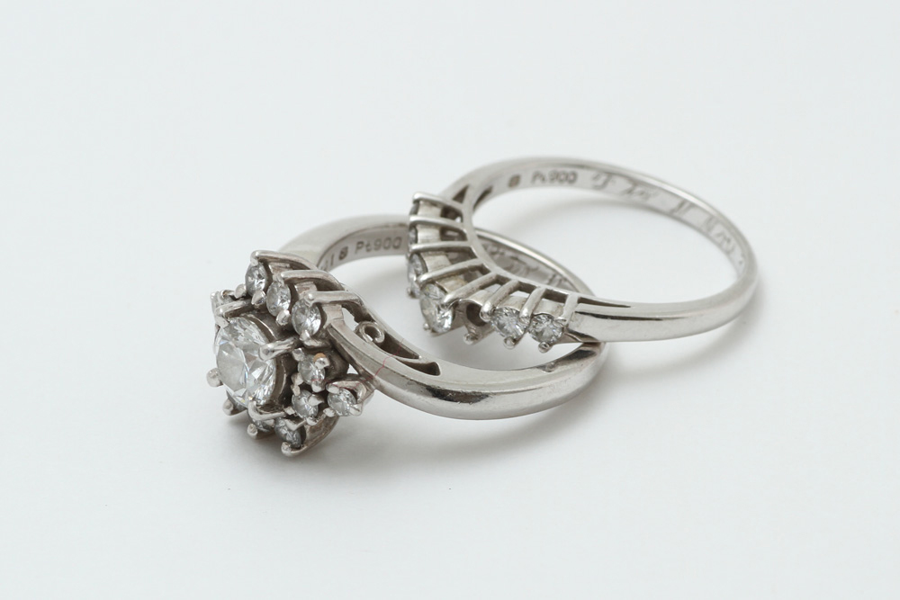 ジュエリーリフォームでお持込の古いデザインのダイヤモンドのプラチナの指輪２本。