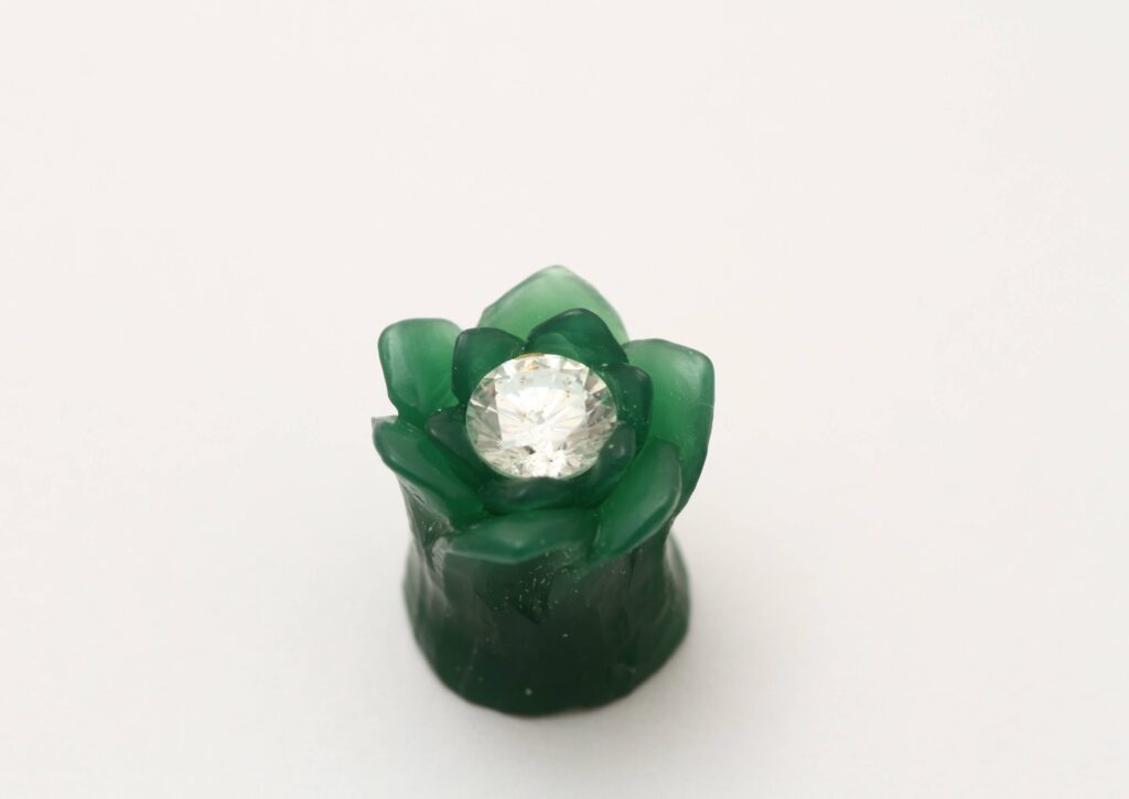 バラの花のパーツをワックスで製作