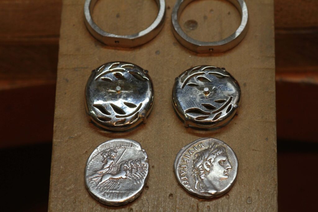 ローマコインのメンズリング　製作途中