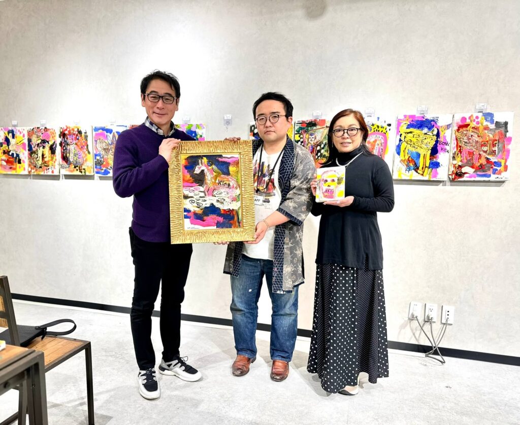 世界的アーティストの田中拓馬氏の絵画と私達とご本人