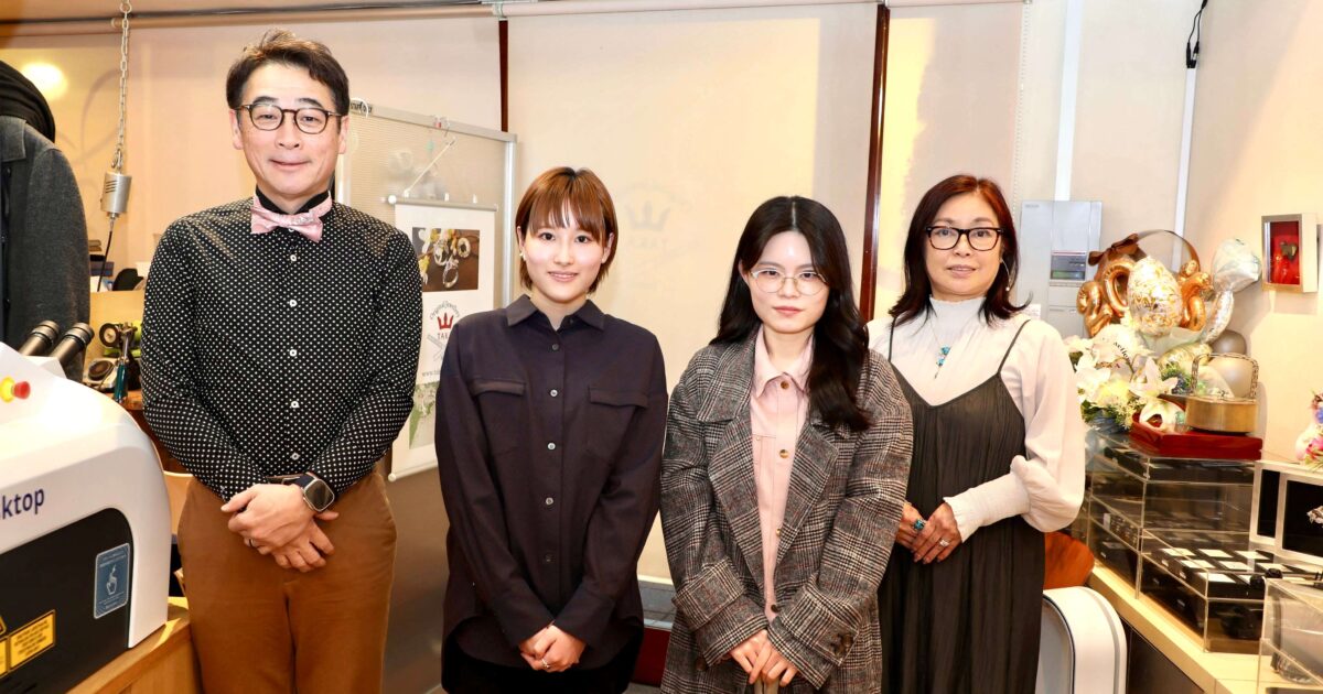 ジュエリーTAKA　新入社員入社　集合写真